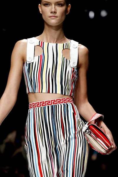 Look 24